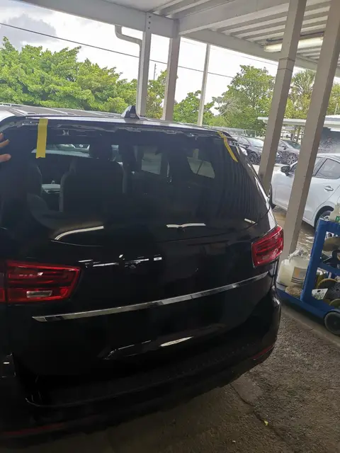 Kia Sedona — 4