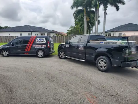 Toyota Tundra — 3