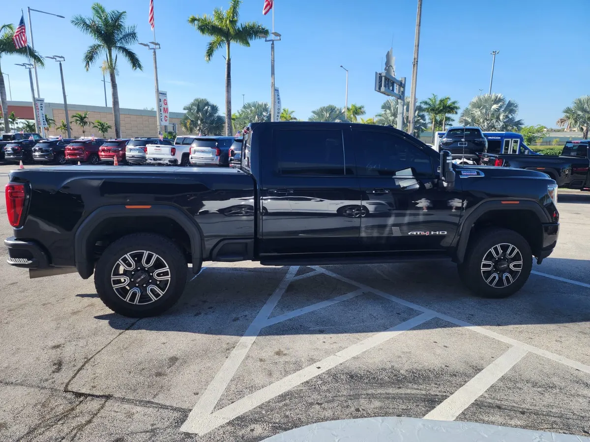 GMC Sierra — 1